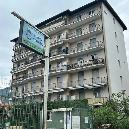 Lakehouse Enjoy דירה *